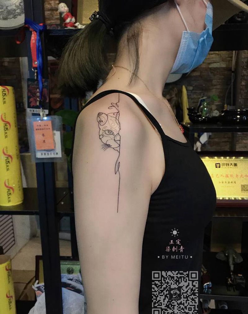 猫纹身图片_肩部手臂几何点刺纹身图案