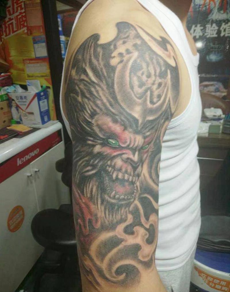 悟空纹身图片_肩部新传统悟空纹身图案