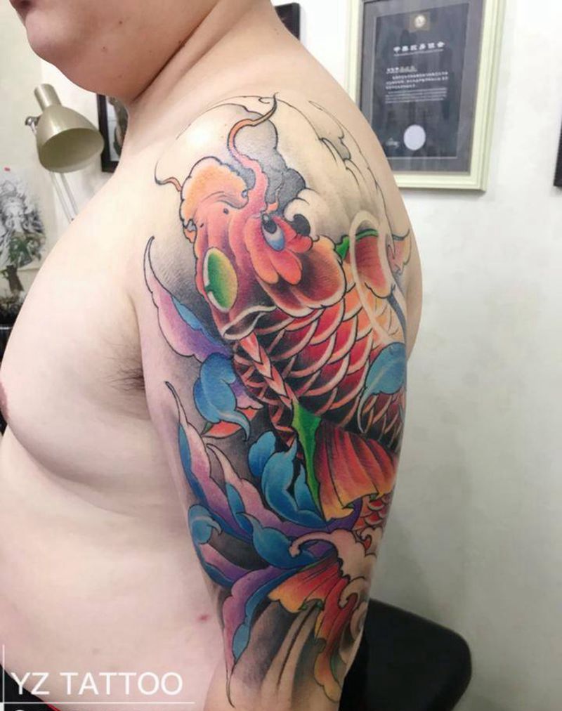 鲤鱼纹身图片_手臂新传统纹身图案