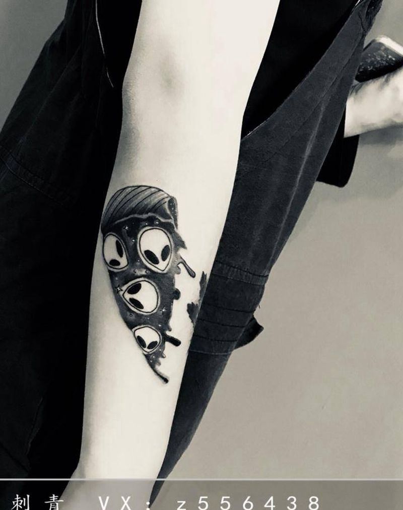 外星人披萨纹身图片_手臂New School纹身图案