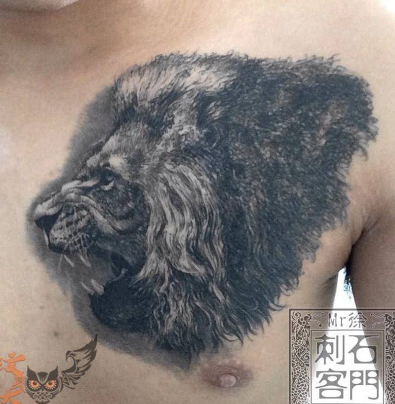 写实狮子纹身图片_成品胸部欧美写实动物原创纹身图案