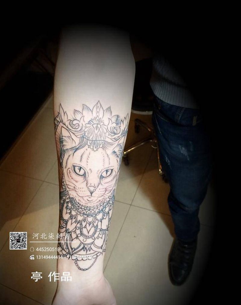 猫咪线条纹身图片