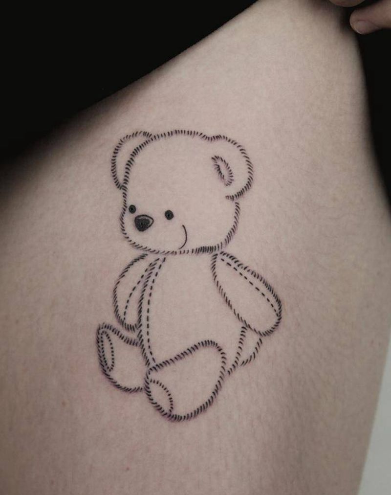小熊公仔纹身图片_腿部纹身图案