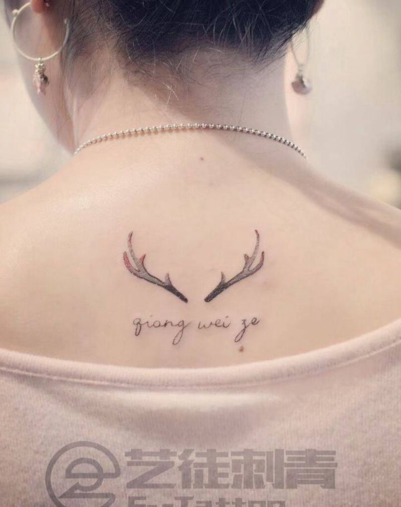 鹿角英文纹身图片
