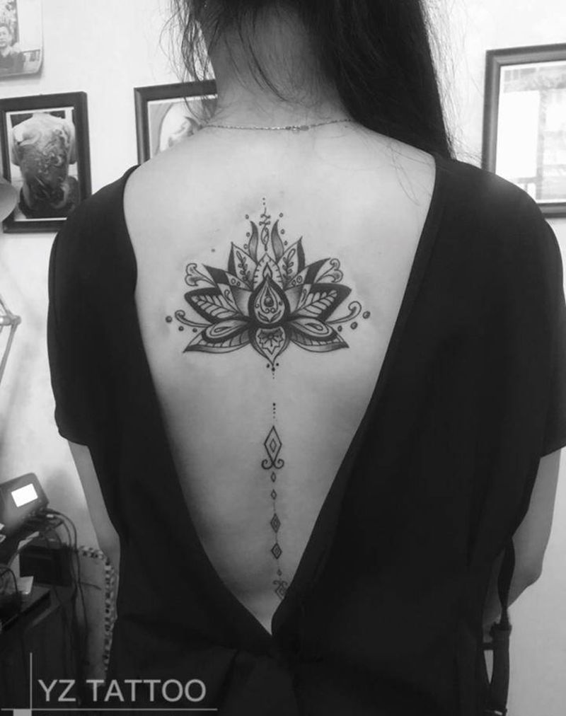 后背纹身图片_背部纹身图案