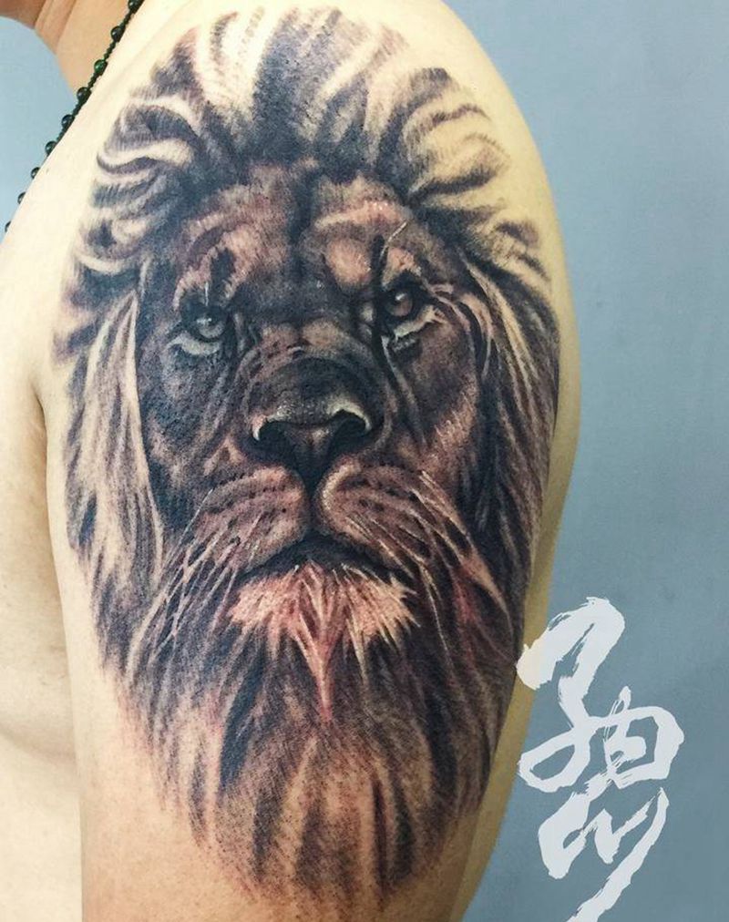 大狮子纹身图片_成品手臂欧美写实动物原创黑白遮盖疤痕纹身图案