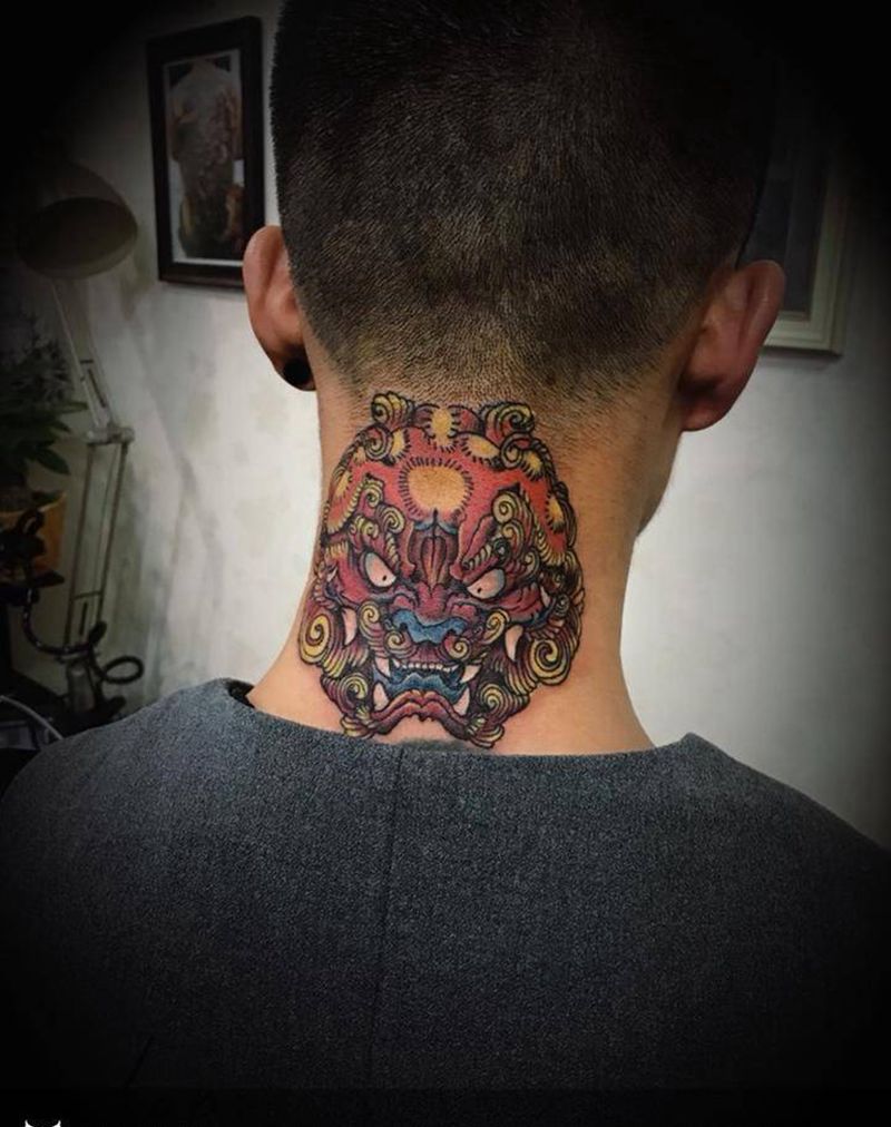 唐狮子纹身图片_颈部动物纹身图案