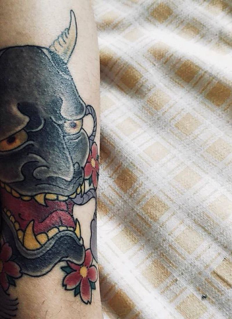 般若纹身图片_腿部老传统纹身图案