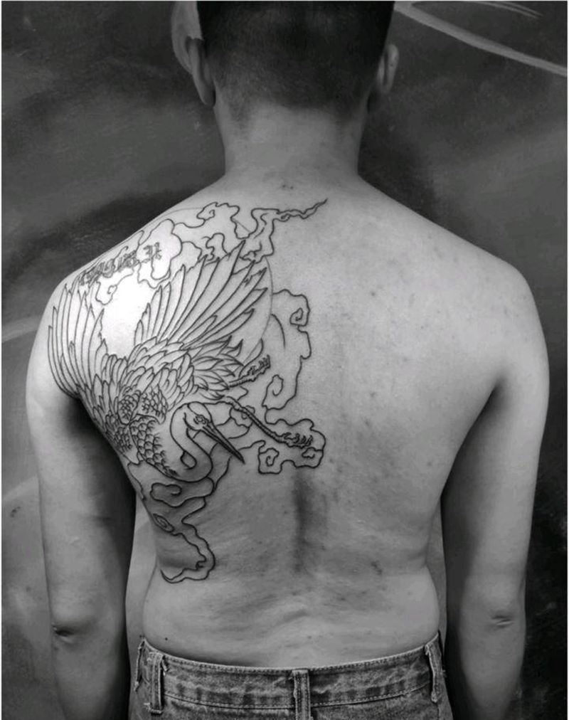鹤；第一次纹身图片_背部新传统鹤纹身图案