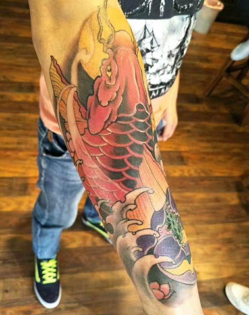 彩色鱼包小臂纹身图片