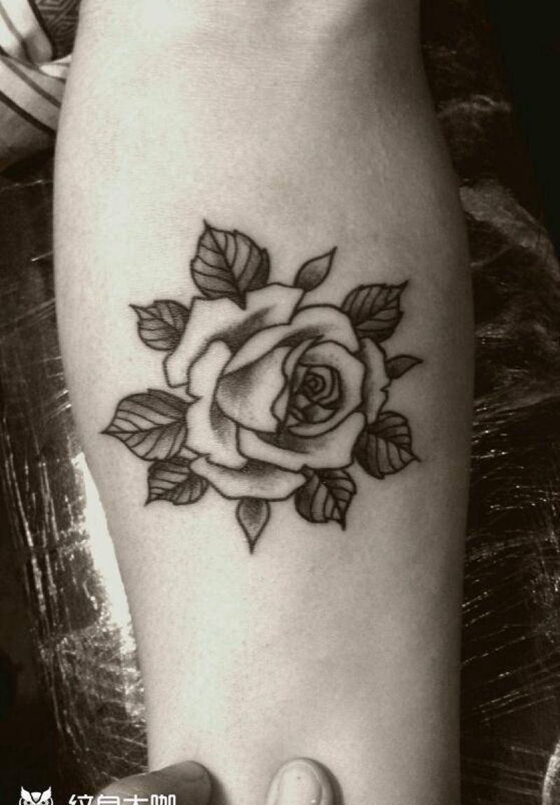 花纹身图片_手臂清新植物成品纹身图案