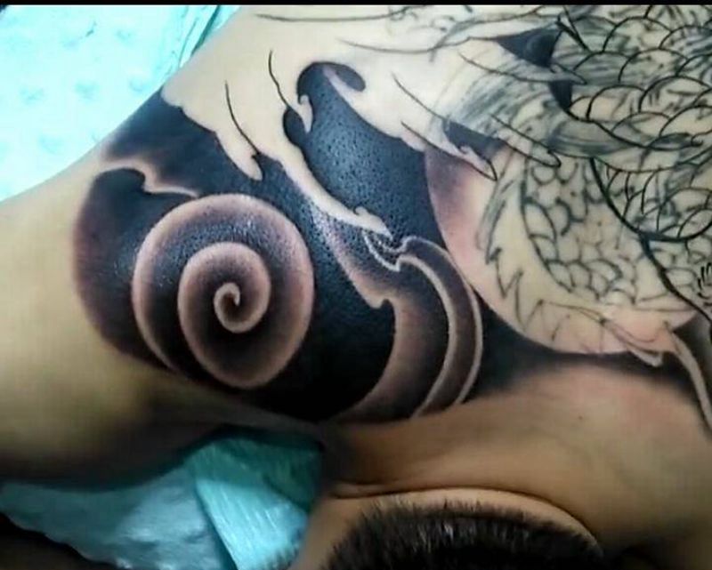 满背覆盖纹身图片