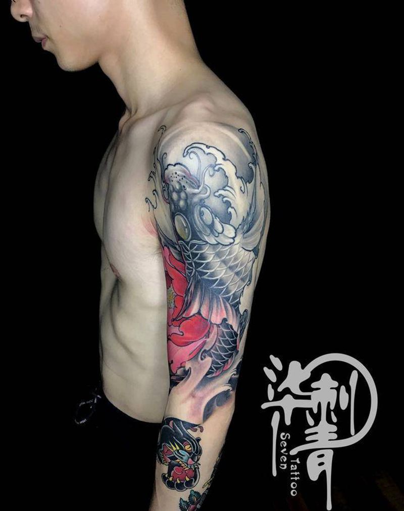 锦鲤纹身图片_手臂新传统老传统纹身图案