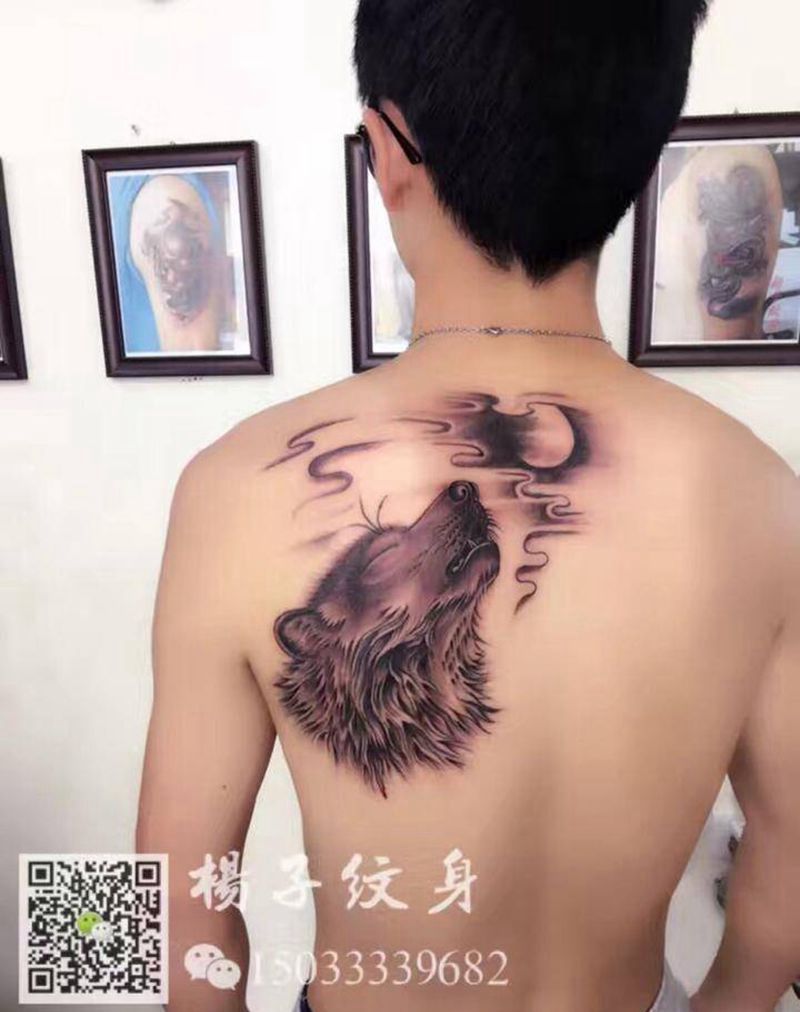 狼头纹身图片_背部动物纹身图案