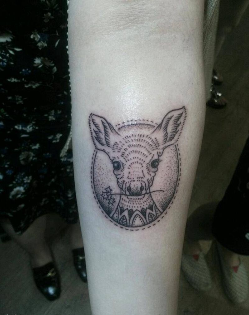 小鹿纹身图片_手臂手部纹身图案