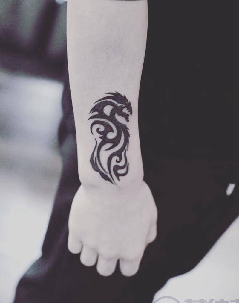 图腾龙纹身图片