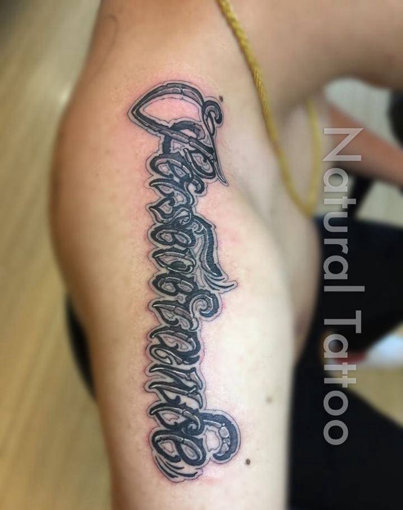 chicano英文纹身图片_成品肩部欧美写实字符原创黑白纹身图案