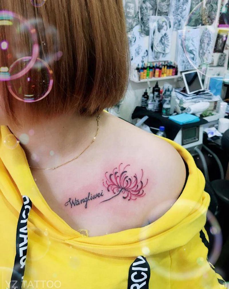 彼岸花纹身图片_胸部花体字纹身图案