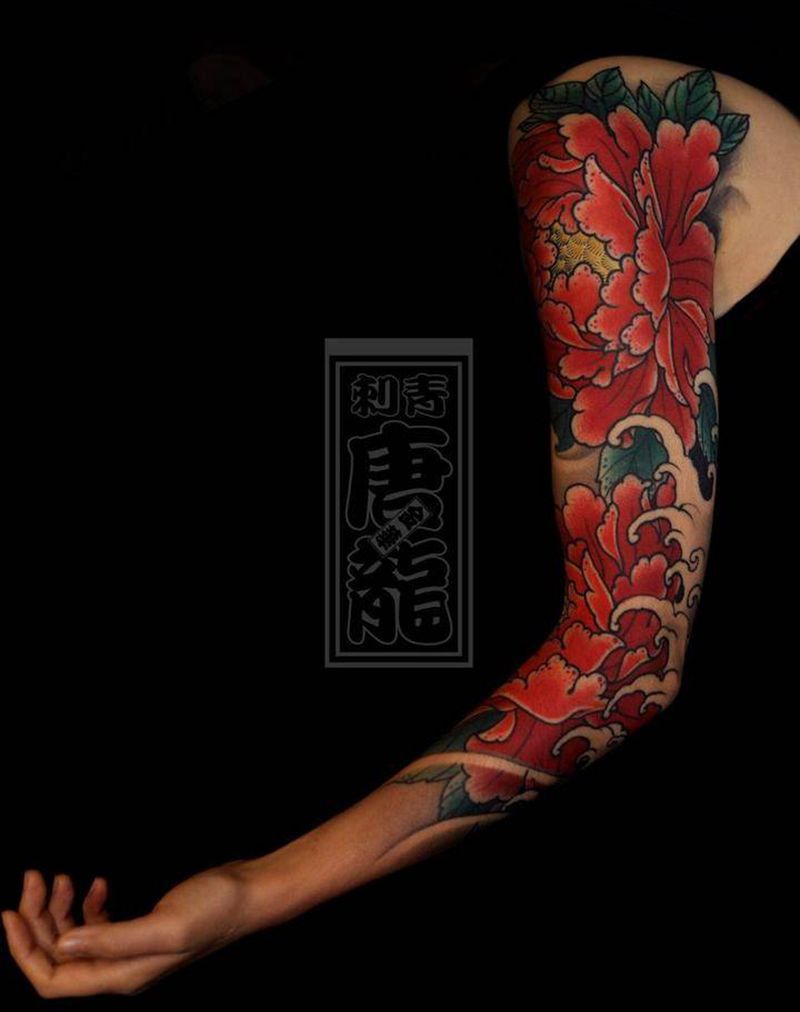 师傅的传统花臂纹身图片