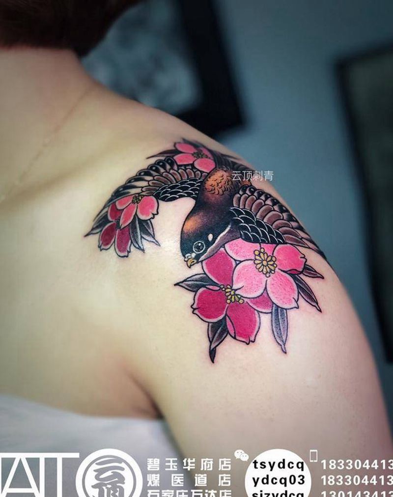 new school燕子纹身图片_肩部New School燕子纹身图案