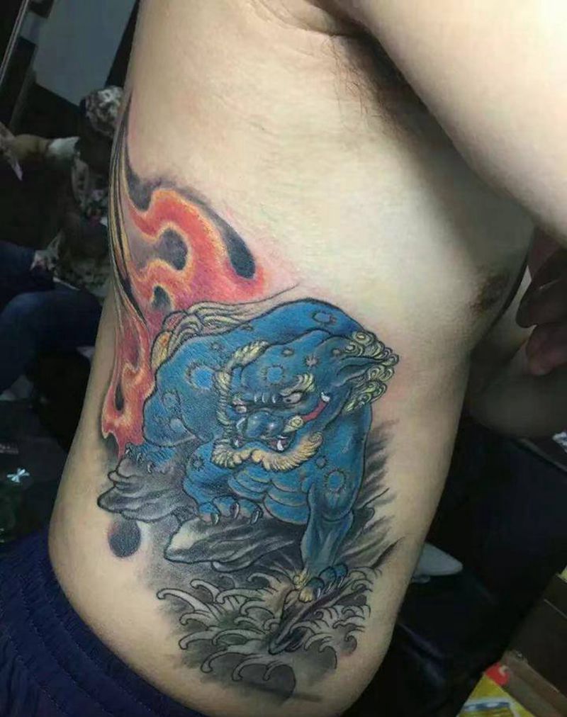 唐狮纹身图片_腹部腰部新传统唐狮纹身图案