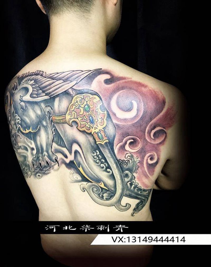 貔貅纹身图片_成品背部传统动物纹身图案