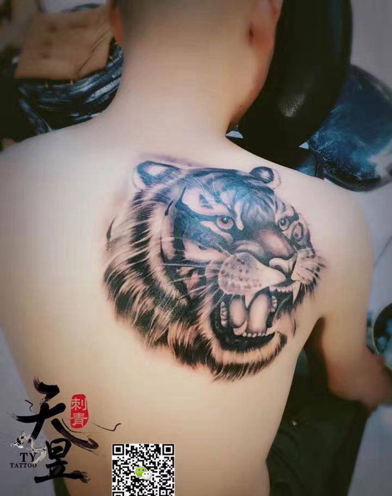 林中之王纹身图片