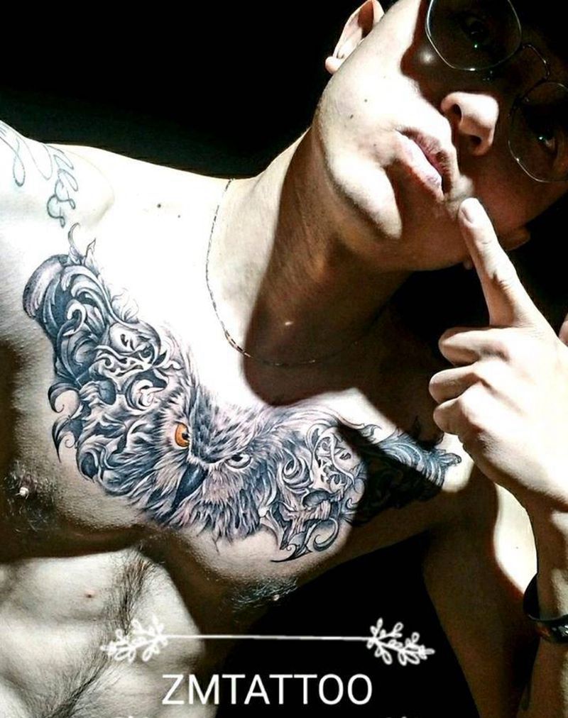 写实风格花胸纹身图片