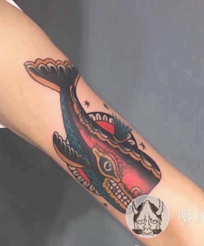 鲸鱼纹身图片_手臂Old School纹身图案
