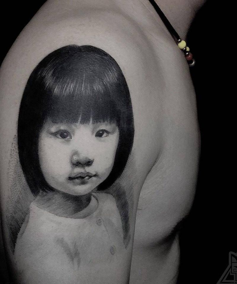 小女孩纹身图片_成品手臂肖像欧美写实人物纹身图案