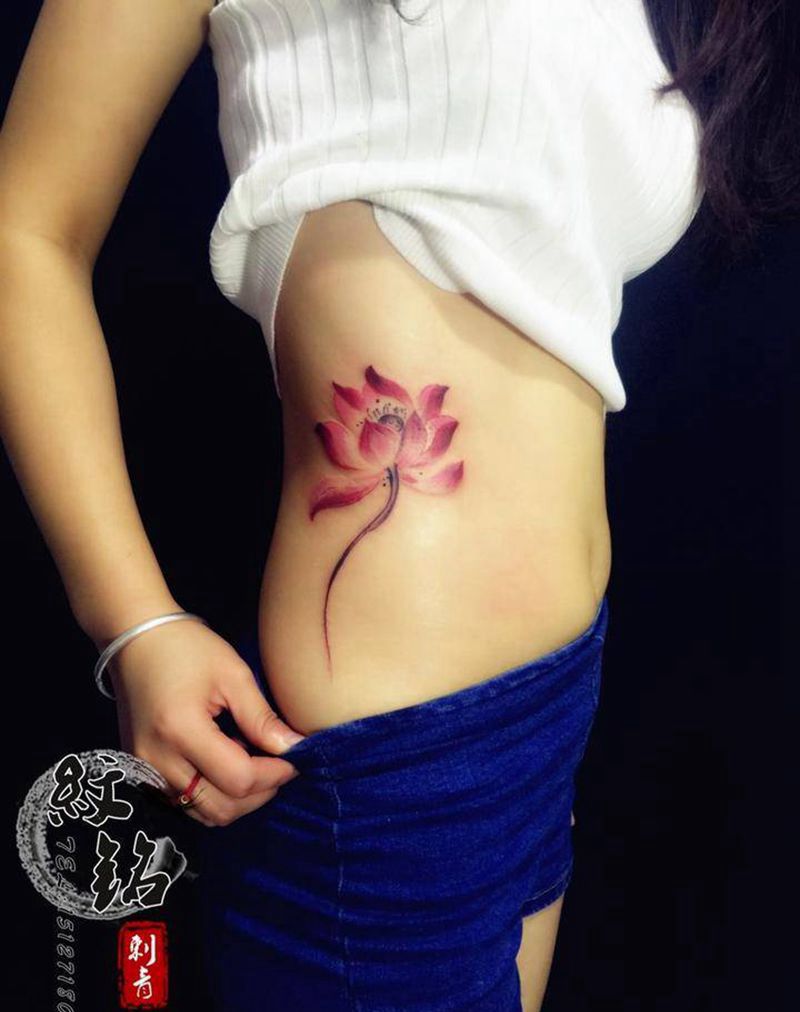 莲花纹身图片