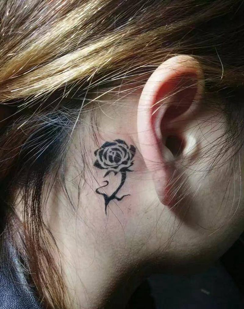 花纹身图片_颈部图腾花纹身图案