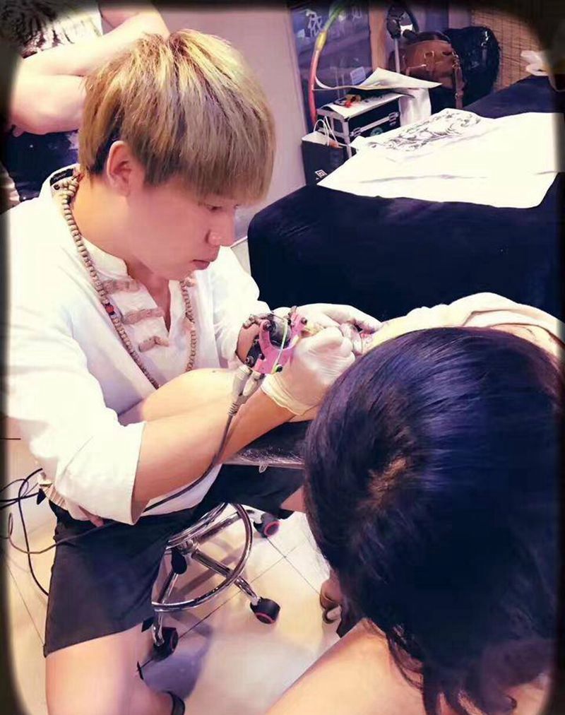 本店纹身师纹身图片