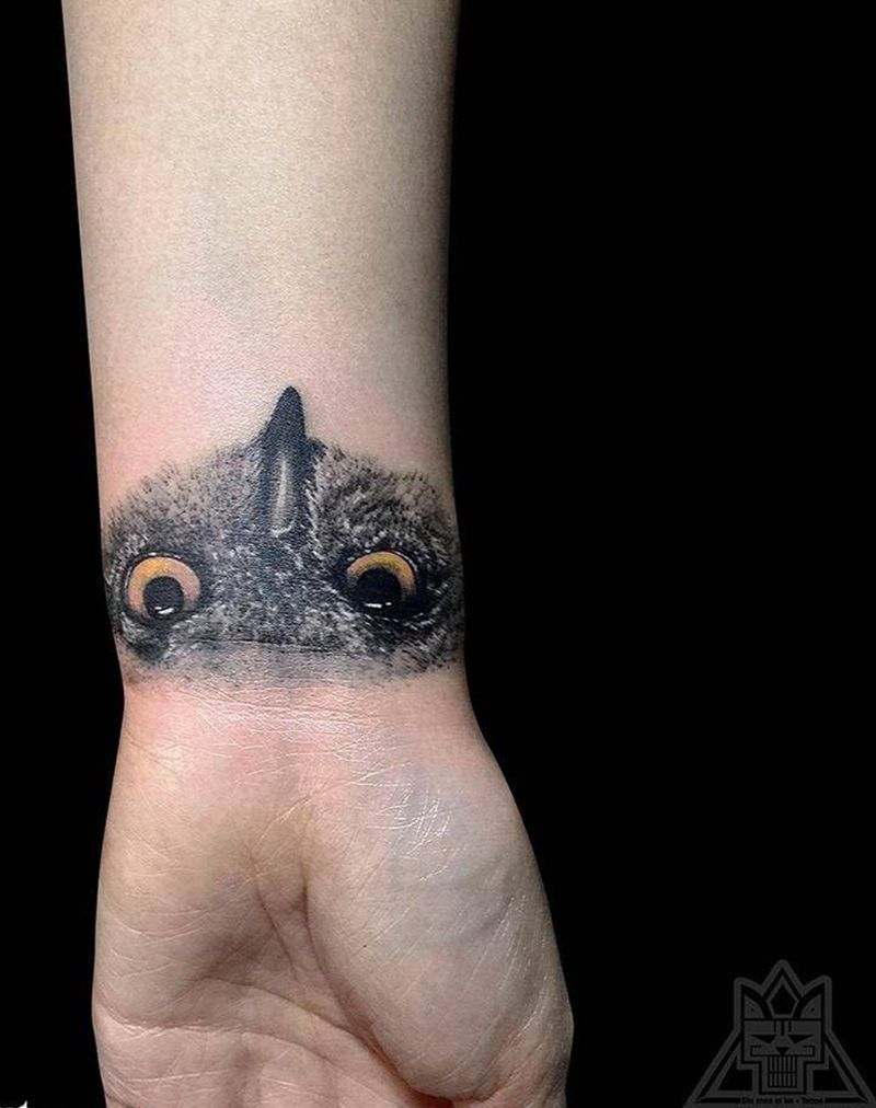 小猫头鹰纹身图片_成品手臂手部欧美写实动物纹身图案