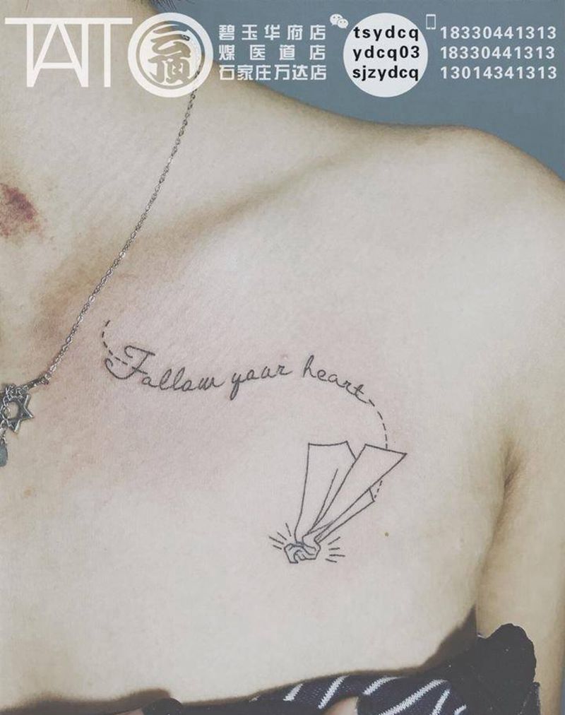 飞机纹身图片_成品胸部欧美清新字符原创纹身图案