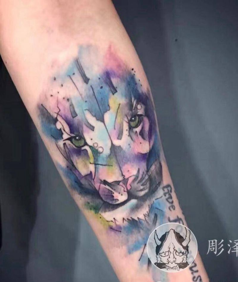 狮子纹身图片_手臂水彩纹身图案