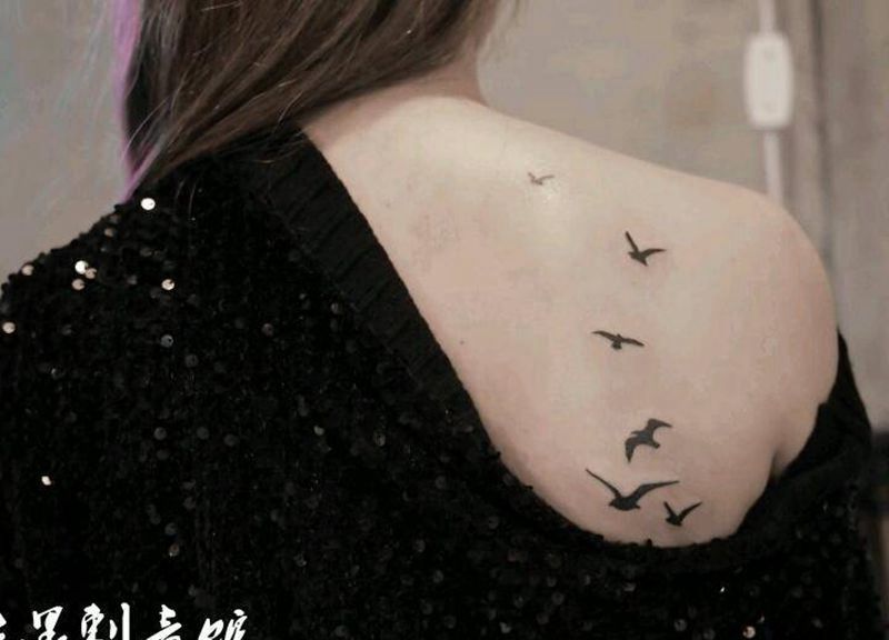 海鸥纹身图片