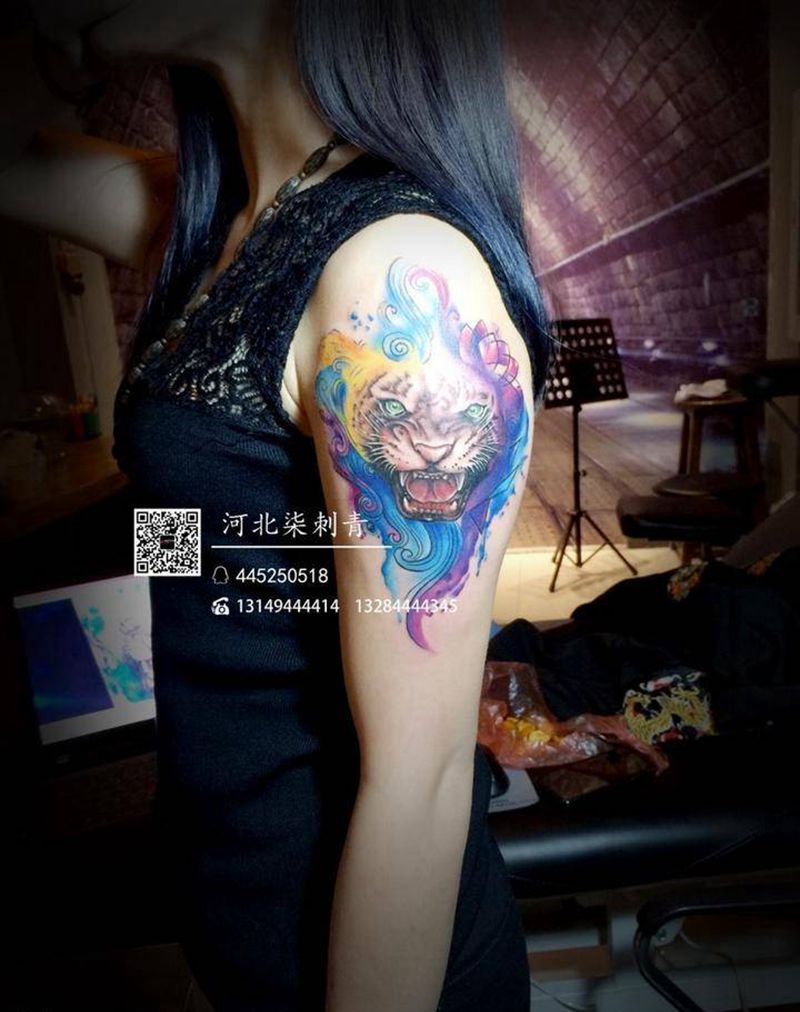 彩色虎头纹身图片_成品手臂清新动物纹身图案