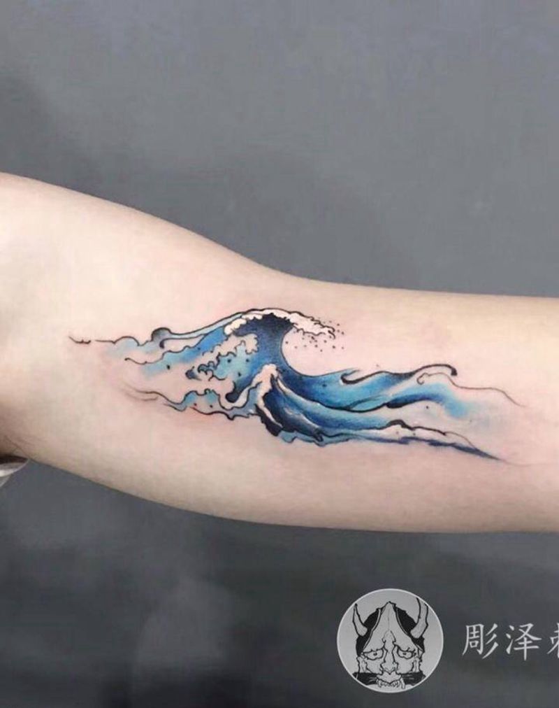 水浪纹身图片_手臂纹身图案