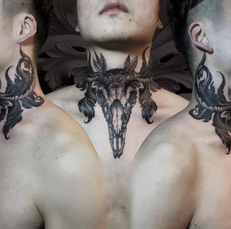 鹿头骨围脖纹身图片_颈部欧美写实鹿头纹身图案