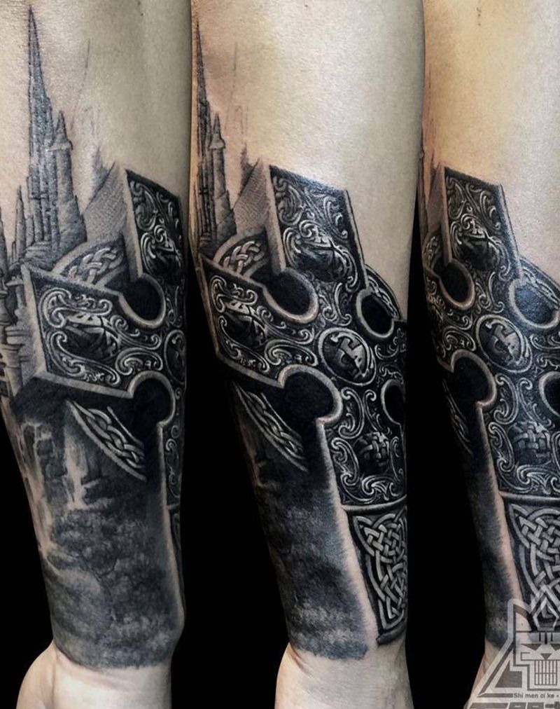 十字架纹身图片_成品手臂欧美写实静物十字架纹身图案