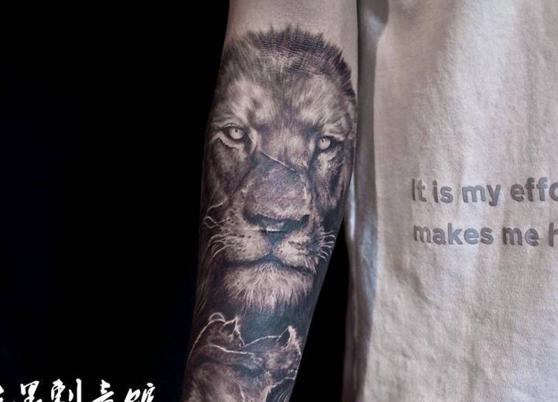 写实狮子纹身图片