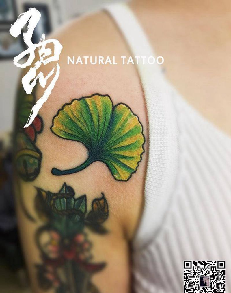 银杏叶纹身图片_成品欧美清新植物卡通原创纹身图案