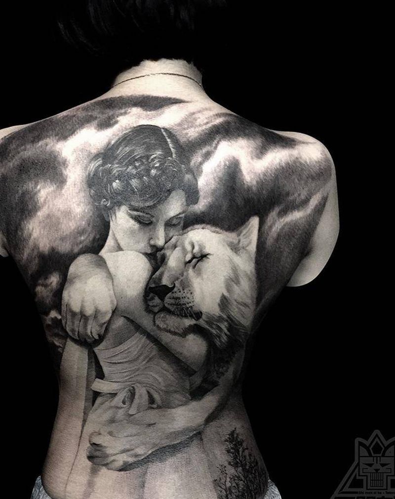 和谐纹身图片_成品背部欧美写实肖像人物动物纹身图案