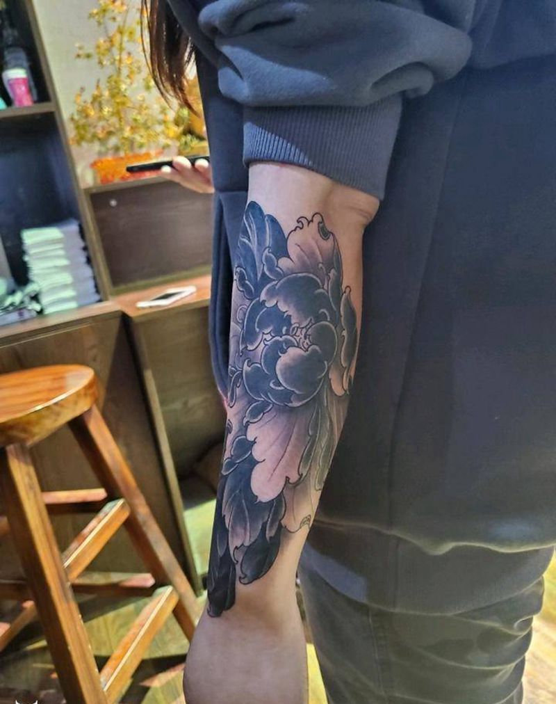 牡丹纹身图片_手臂新传统纹身图案