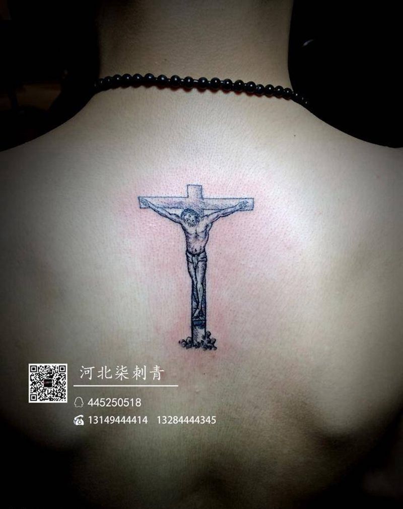 十字架纹身图片_成品背部清新字符纹身图案