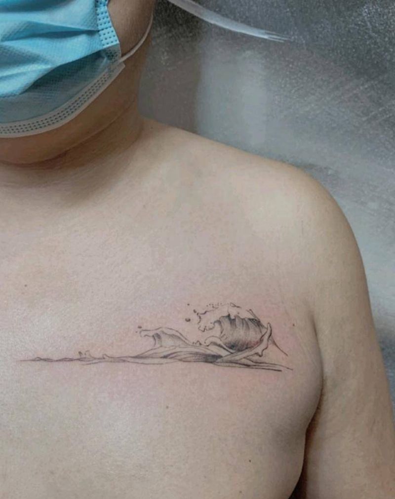 小清新浪花纹身图片_胸部浪花纹身图案