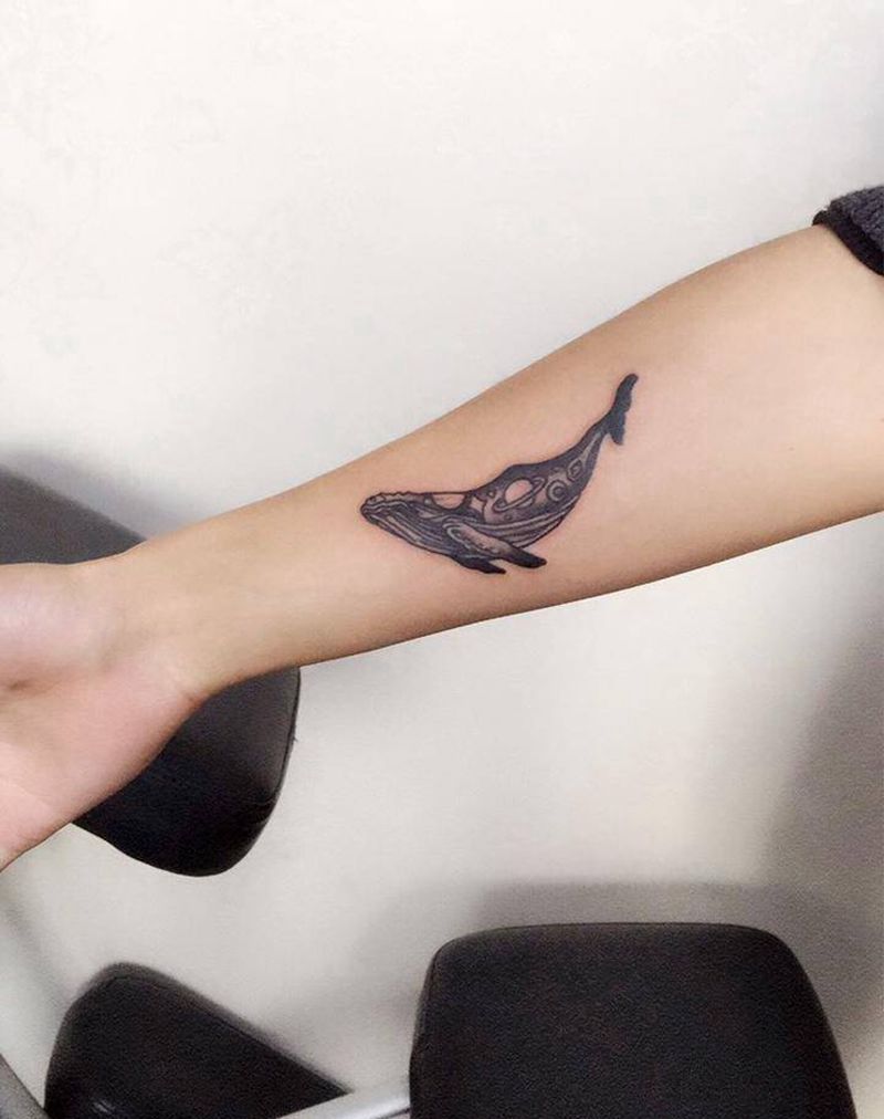 鲸鱼纹身图片_手臂动物纹身图案