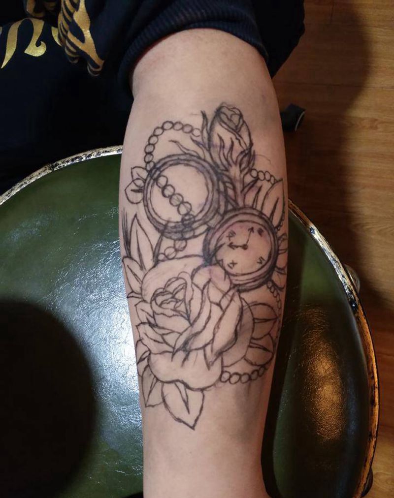 时间的爱纹身图片_手臂New School表玫瑰纹身图案