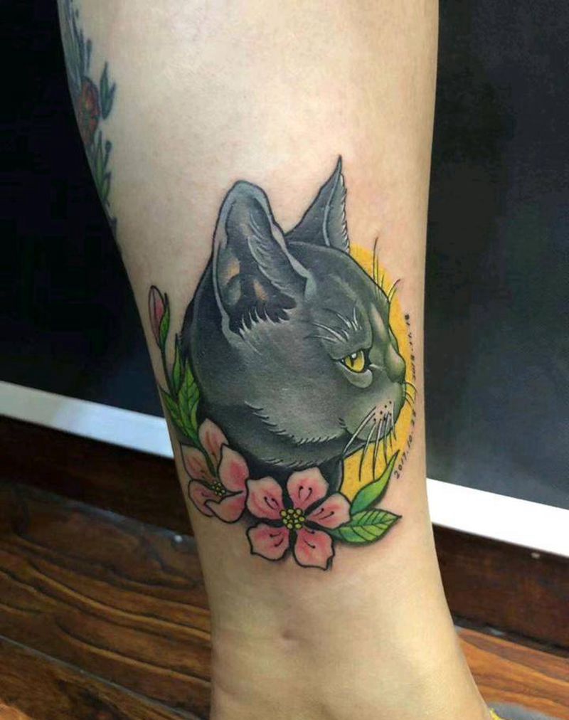 小腿猫咪纹身图片_腿部New School纹身图案